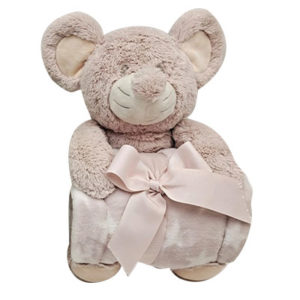 Coffret cadeau peluche souris Zoé avec son plaid à personnaliser, vendu par rêves de fil.