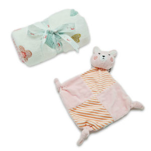 Coffret doudou chat Ficelle avec son plaid personnalisable vendu par rêves de fil.