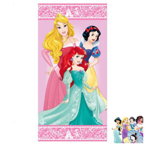 Serviette de bain ou de plage Princesses personnalisable vendu par rêves de fil.