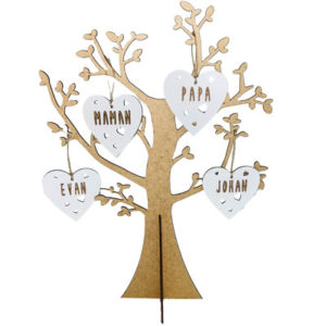 Arbre de famille en décoration bois, vendu par Rêves de Fil.