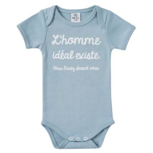 Body à message "L'homme idéal existe" couleur bleu grisé, vendu par Rêves de fil.