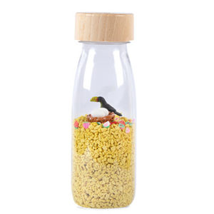 Bouteille sensorielle toucan de Petit Boum, vendu par Rêves de fil.