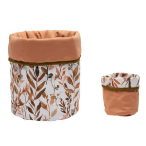 Set de 2 corbeilles de rangement en tissu de la collection Caramel Forest, vendu par Rêves de fil.