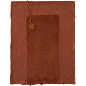 Housse de matelas à langer, dimension 60x80cm, couleur toffee. Vendu par Rêves de Fil.