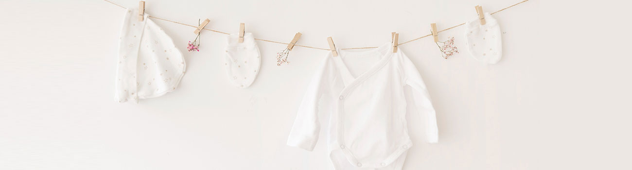 le dressing de bébé : body, layette, bonnet, chausson par rêves de fil