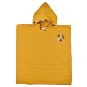 Poncho de bain à capuche en nid d'abeille, couleur moutarde. Dimensions 60x65 cm environ. Vendu par Rêves de Fil.