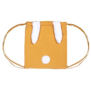 Sac à dos lapin pour enfant en coton nid d’abeille. Couleur moutarde et dimensions 27x30cm. Vendu par Rêves de Fil.