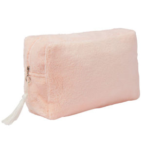 Trousse de toilette en bambou avec une doublure imperméable, couleur rose blush. Vendu par Rêves de Fil.