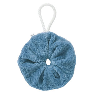 Fleur de douche enfant en éponge bambou pierre bleu vendu par rêves de fil