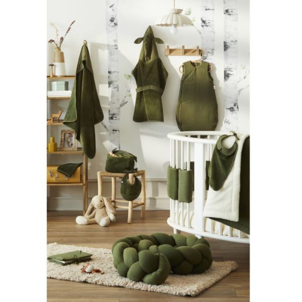 Tour de lit modulable et respirant avec 10 éléments. Collection Mix & Match, couleur fougère. Vendu par Rêves de Fil.
